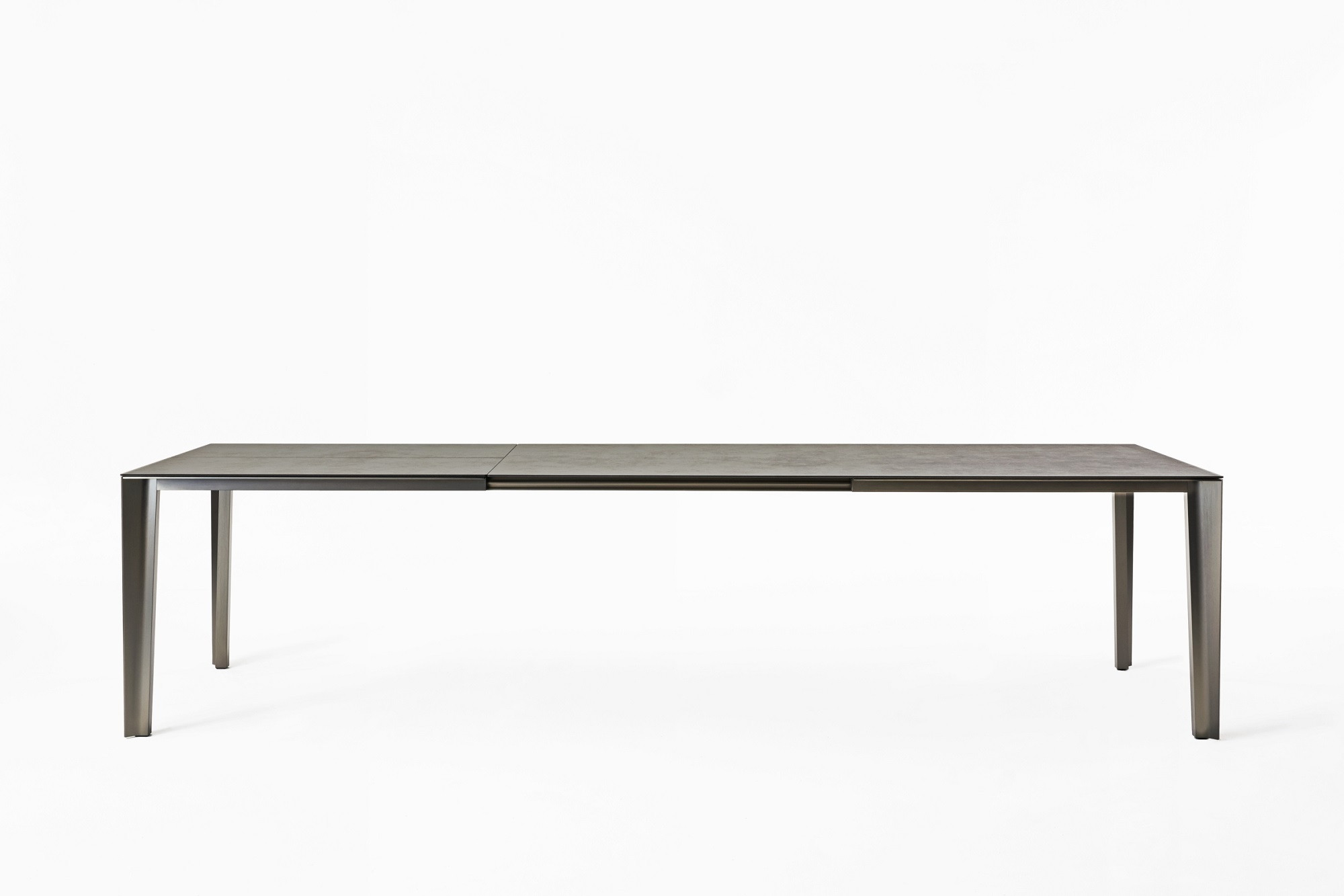 Skin Dining table Desalto
