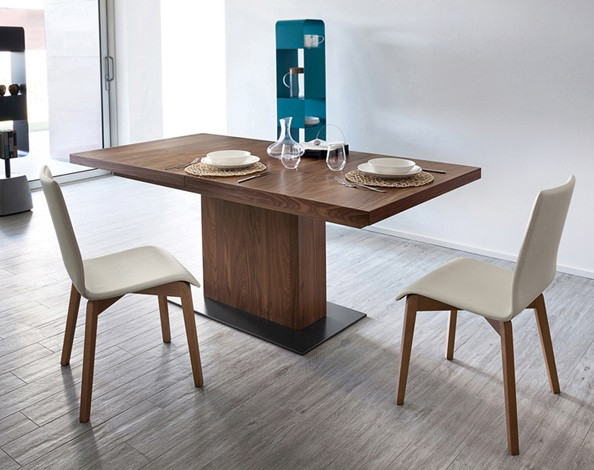 Domitalia extendable outlet dining table