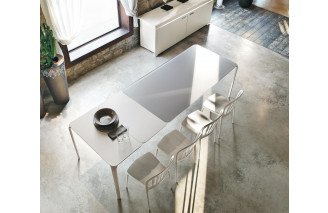 Light | Dining Table | Tonin Casa