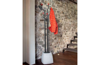 Urban coat hanger by Domitalia