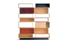 Pallet showcase by Villa Home Collection